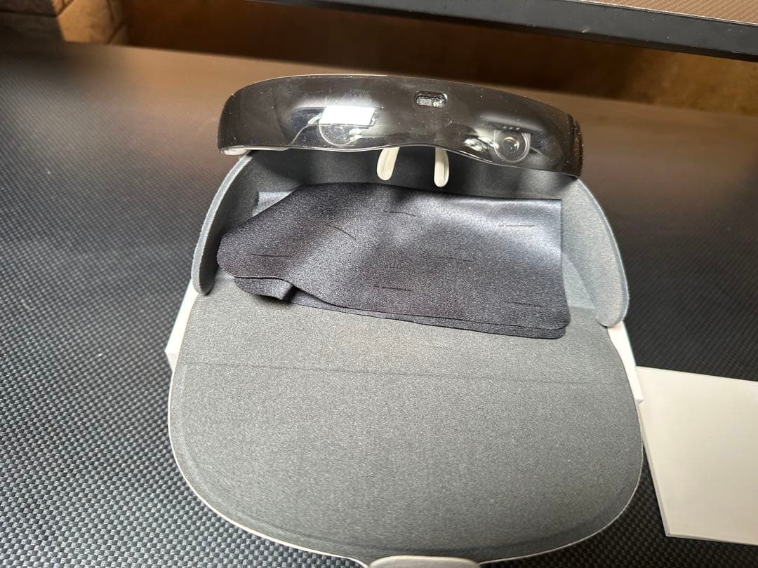 メガネ・老眼鏡 Auto focus eyewear ViXion01