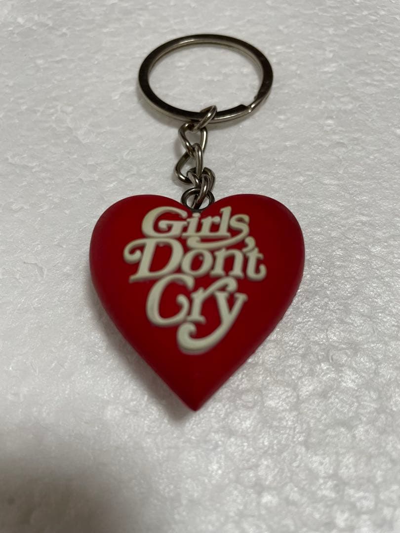 Girls Don't Cry ガールズドントクライ ハート型キーホルダー - メルカリ