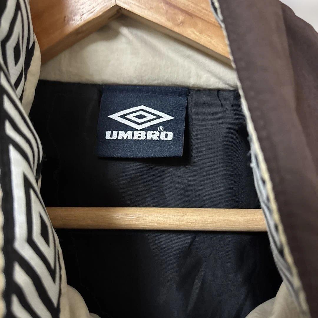 UMBRO ブラウン ナイロンジャケット サッカークラブロゴ付き - メルカリ