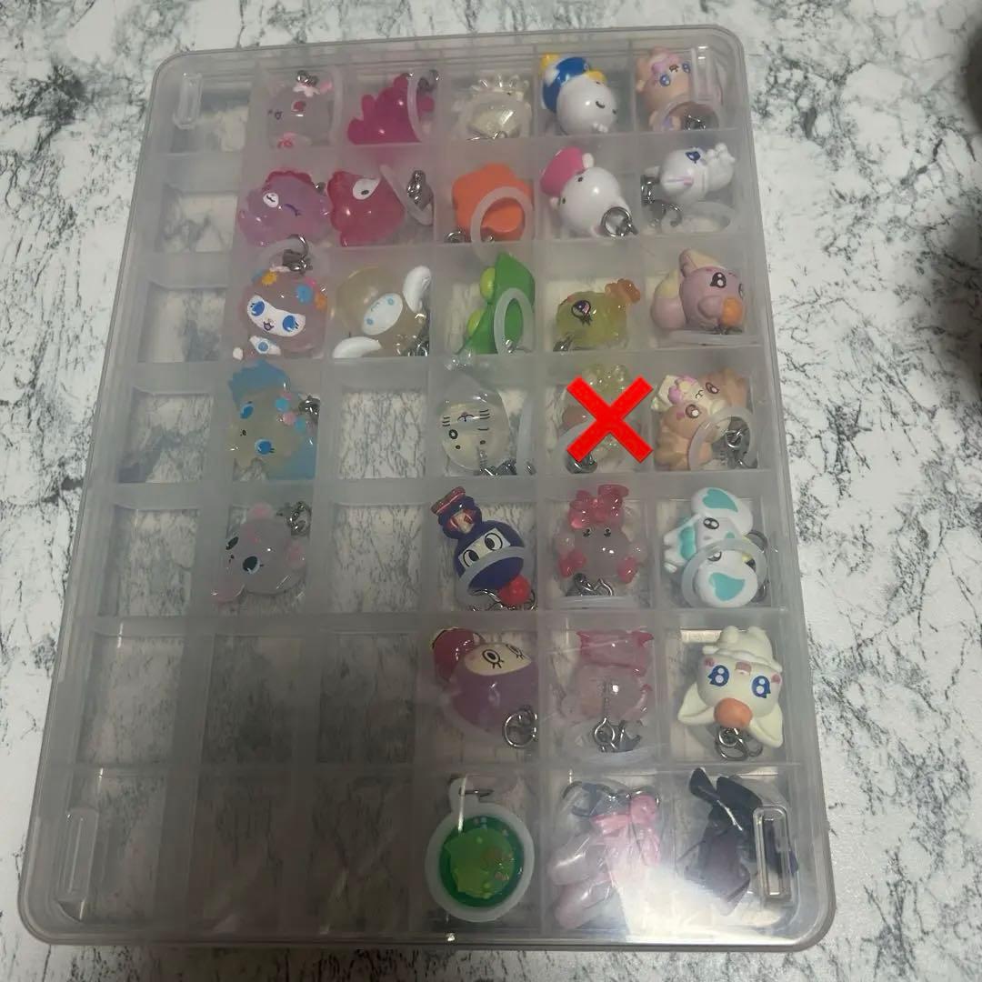 めじるしアクセサリー ジュエルペット お茶犬 サンリオ お茶犬』のキャラクターたちが⾃分の持ち物に付けられるガシャポン