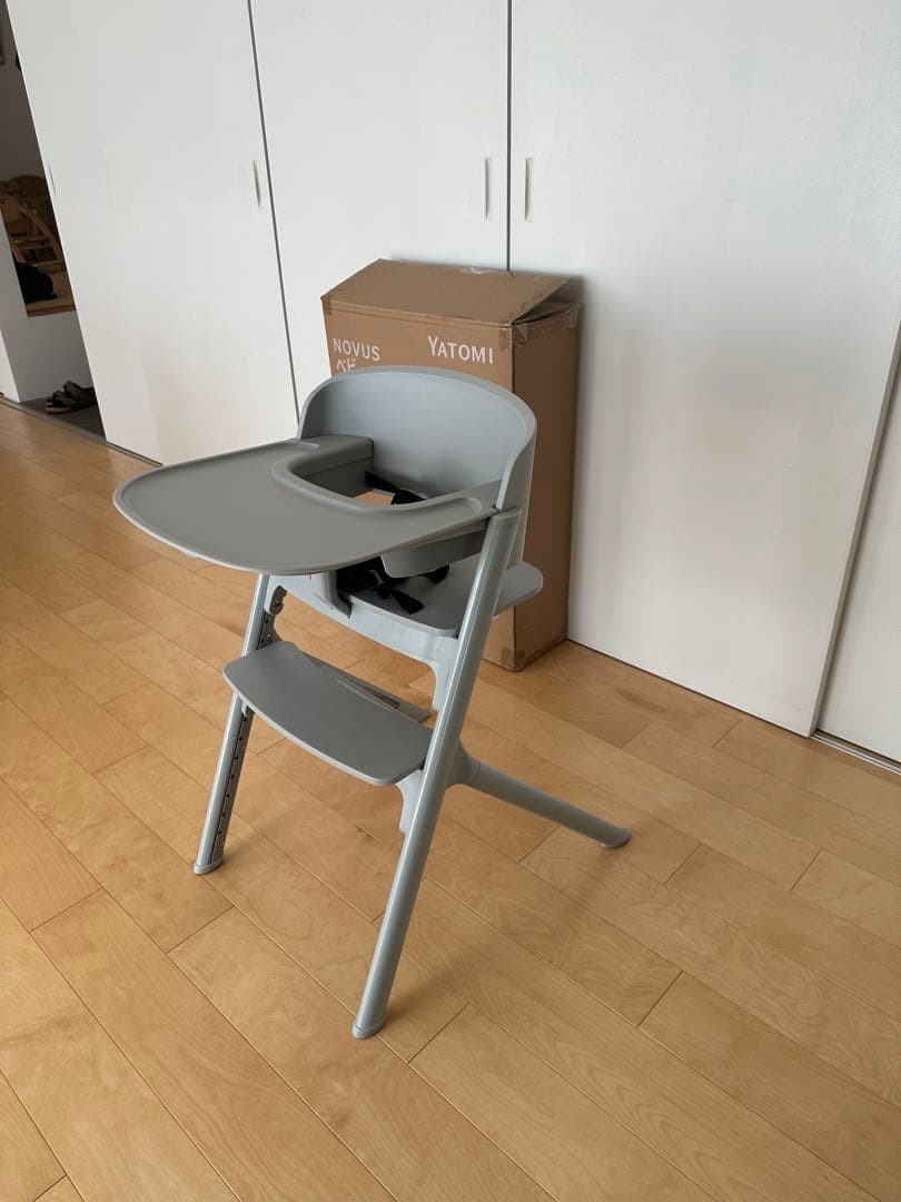 ヤトミ NOVUS ノウス ベビーハイチェア グレー - メルカリ