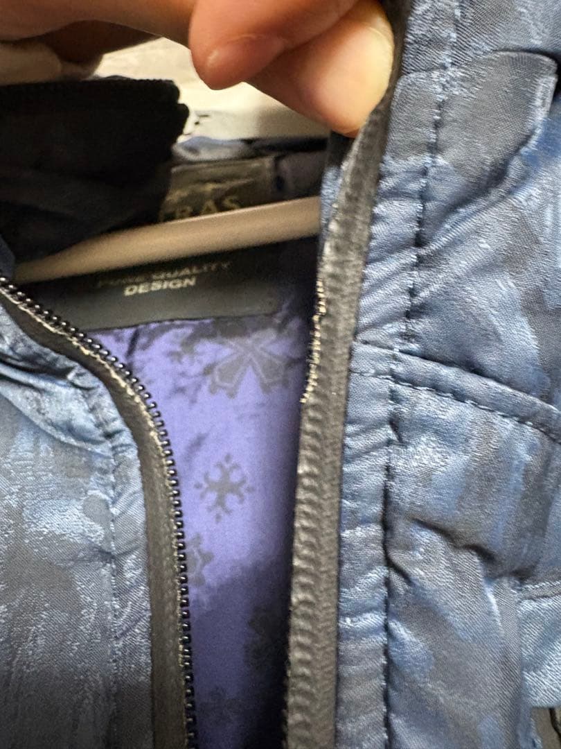 1974様用TATRAS ネイビー フード付きダウンベスト - メルカリ