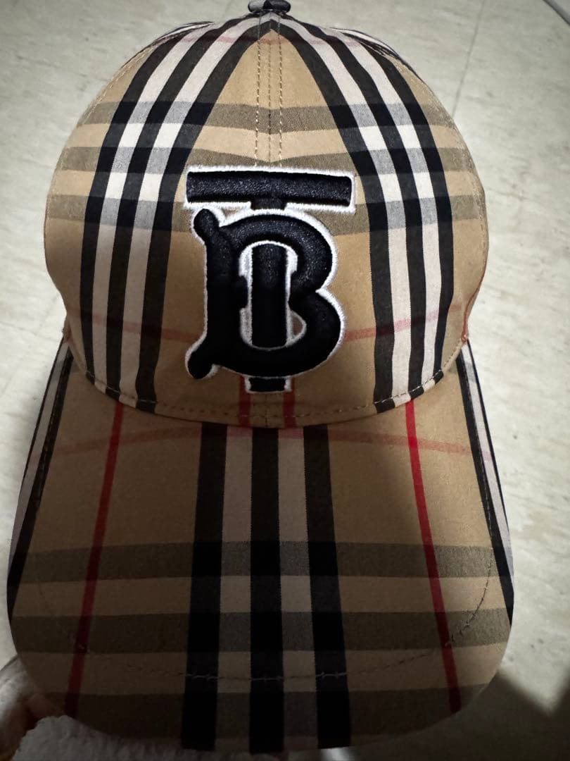 Burberry チェック柄キャップ