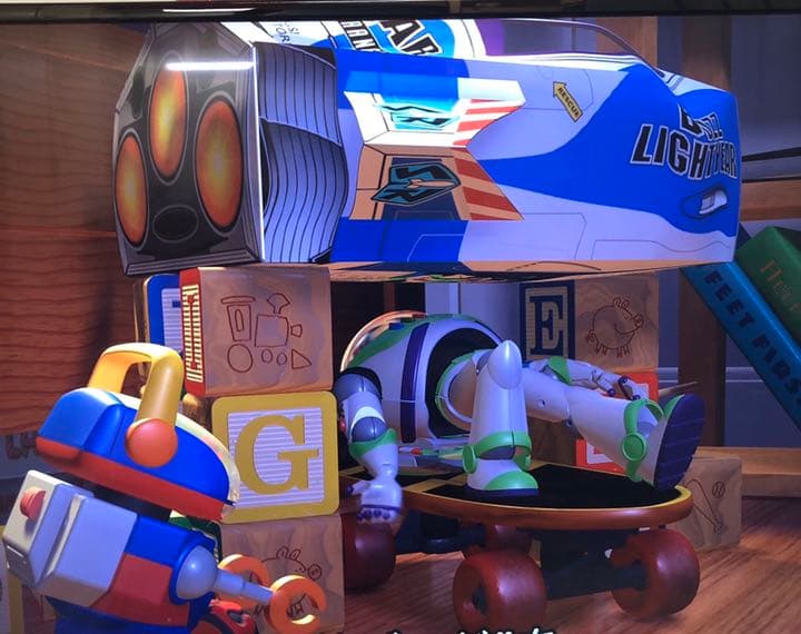 実物大】バズ・ライトイヤー スペースシップ ボックス 宇宙船 トイ