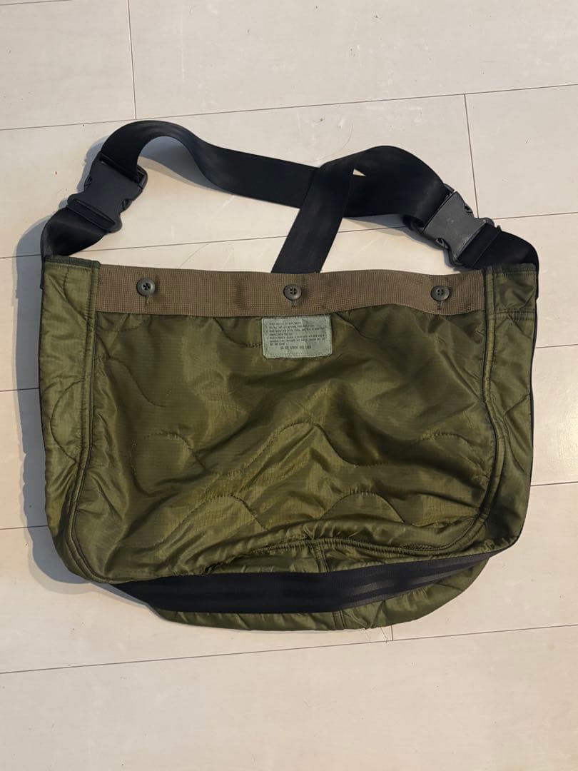 us 三軒茶屋 オリーブグリーン メッセンジャーバッグ　ショルダーバッグ