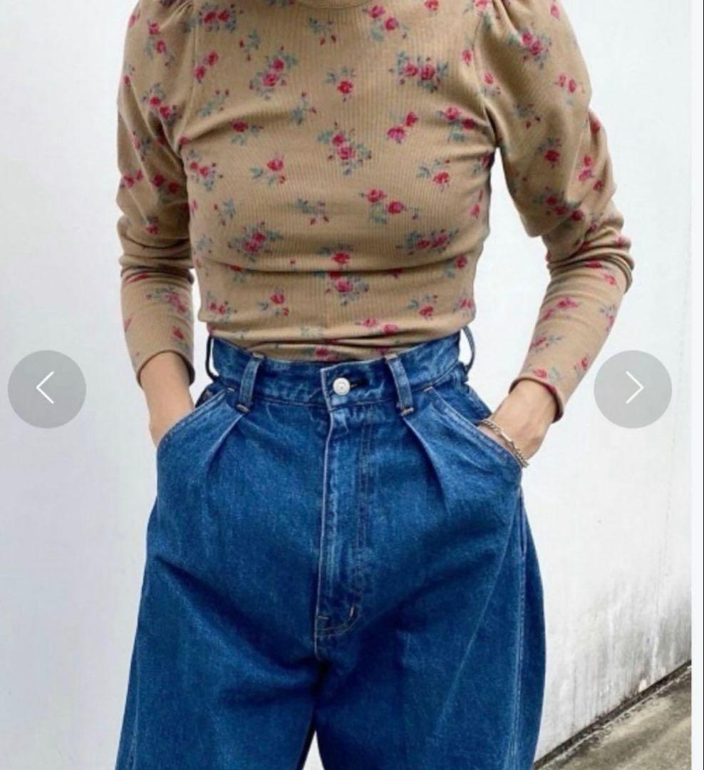 HOLIDAY 花柄　スーパーリブ　パフ　ロングスリーブ　トップス