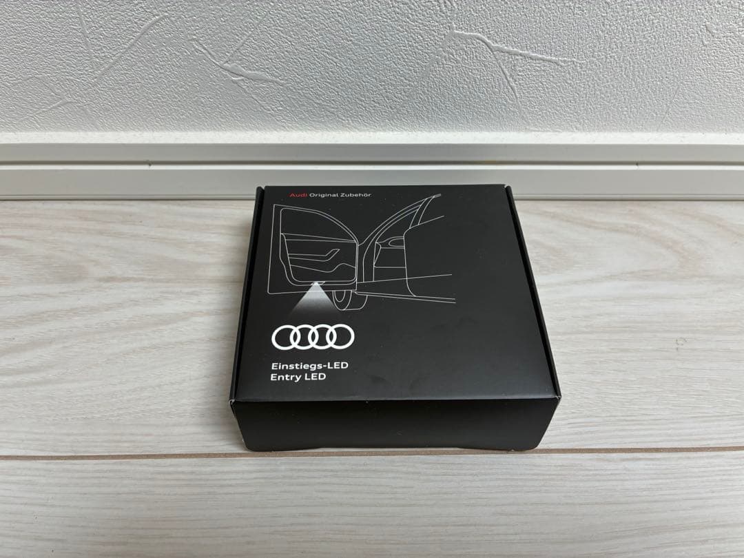 アウディ純正 ドアエントリーライト ゲッコー　　4G0 052 133 K