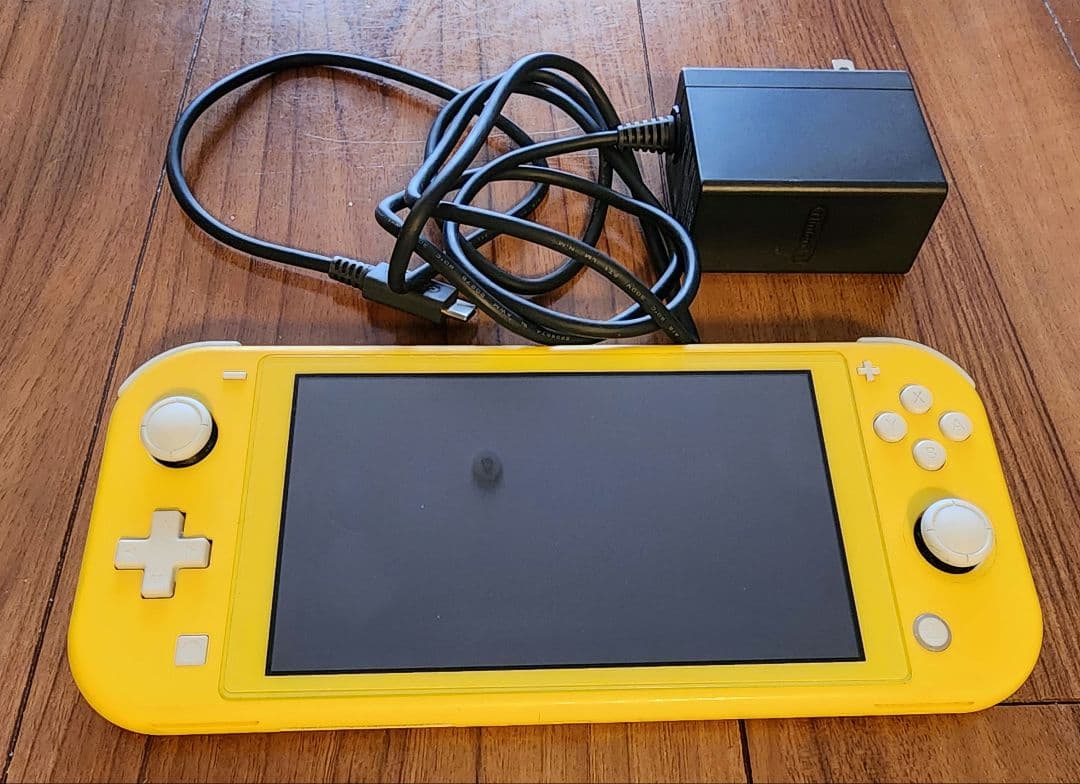 Nintendo Switch Lite イエロー AC付　動作○