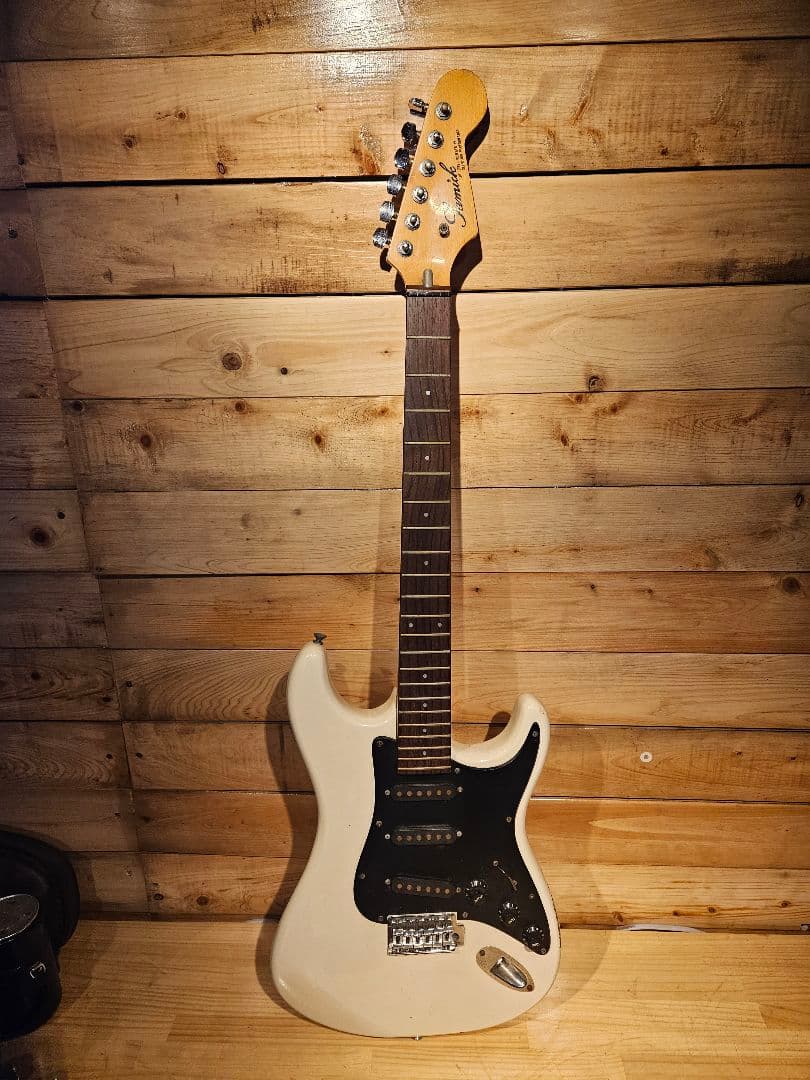 Samick ストラトキャスタータイプ エレキギター