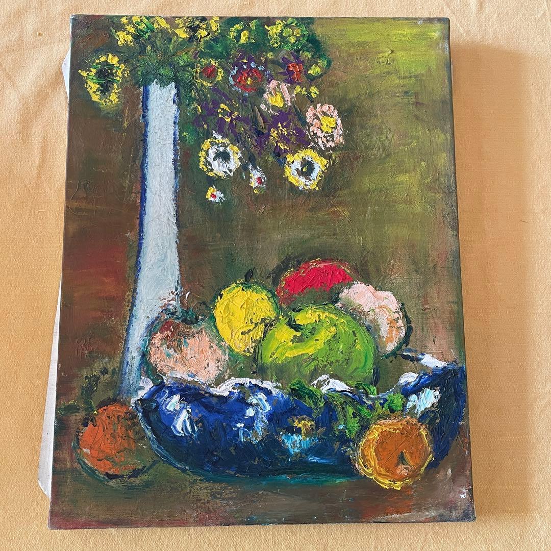 白い花瓶のお花と果物　油絵