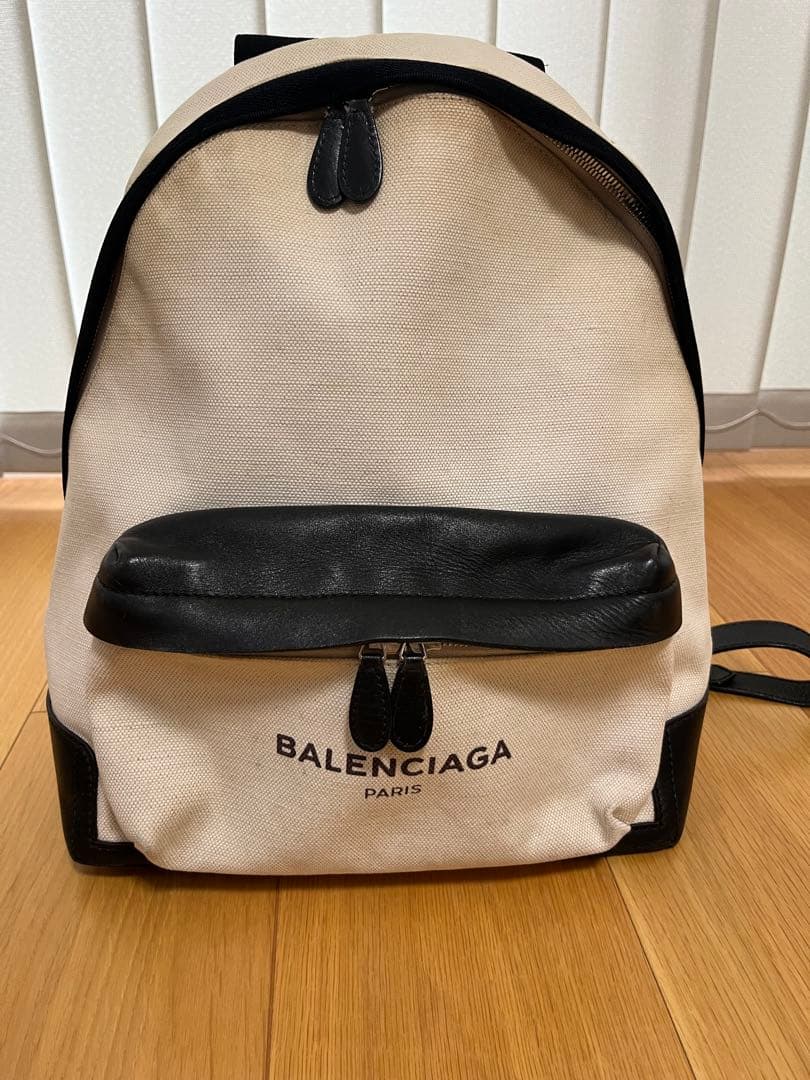 BALENCIAGA リュック・バックパック ベージュ・黒