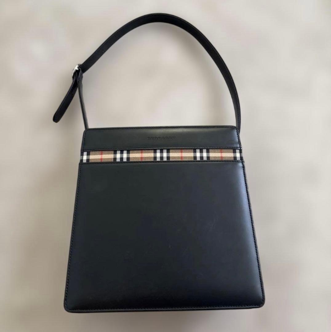 バーバリー ノバチェック レザー ワンショルダーバッグ レディース　ブラック