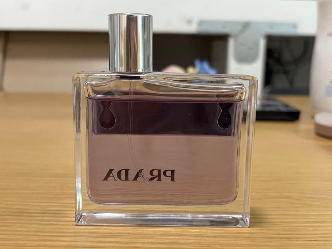 PRADA マン オードトワレ　メンズ向け　男性用香水