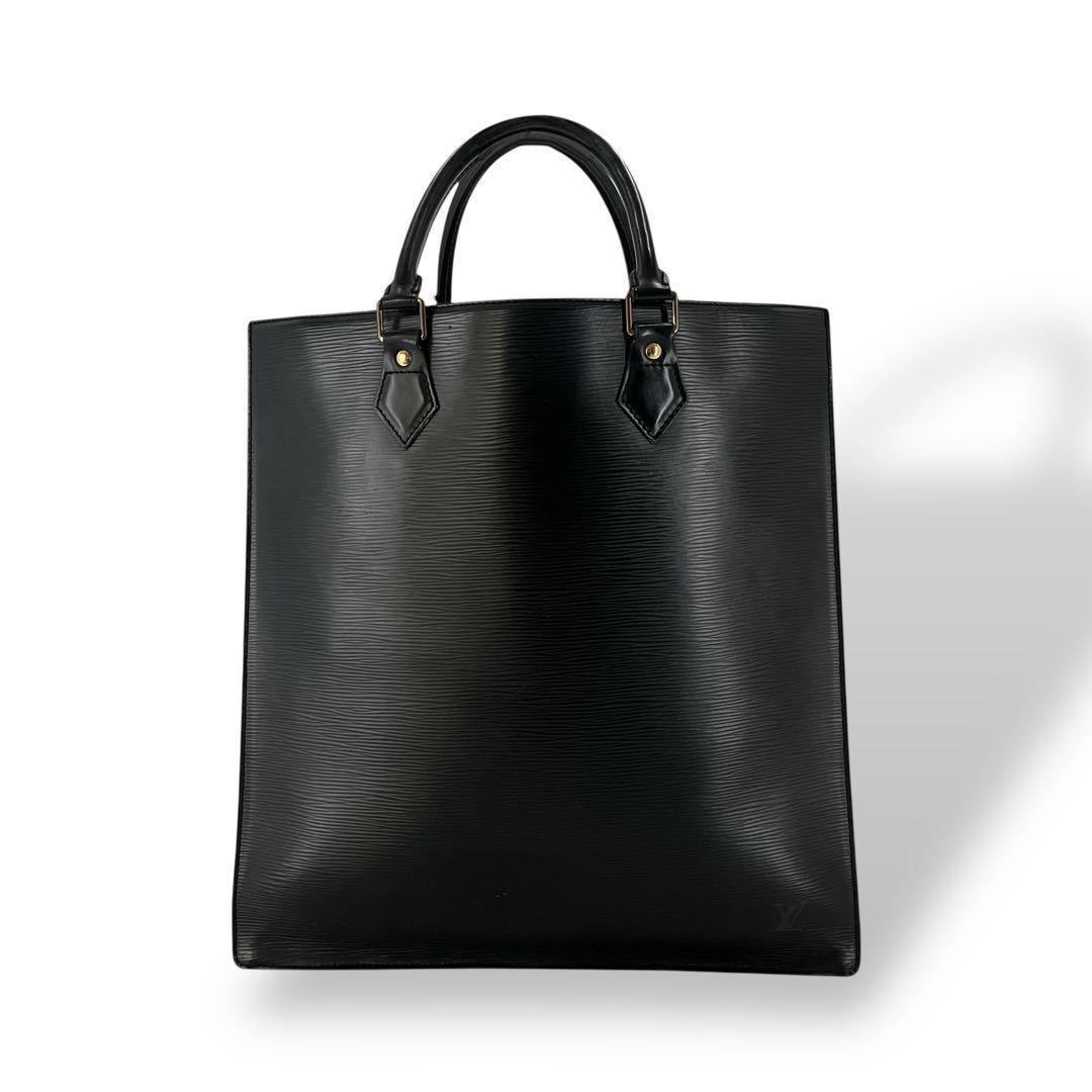 ルイヴィトン　サックプラ　ハンドバッグ　トートバッグ　エピ　ブラック　A4収納可
