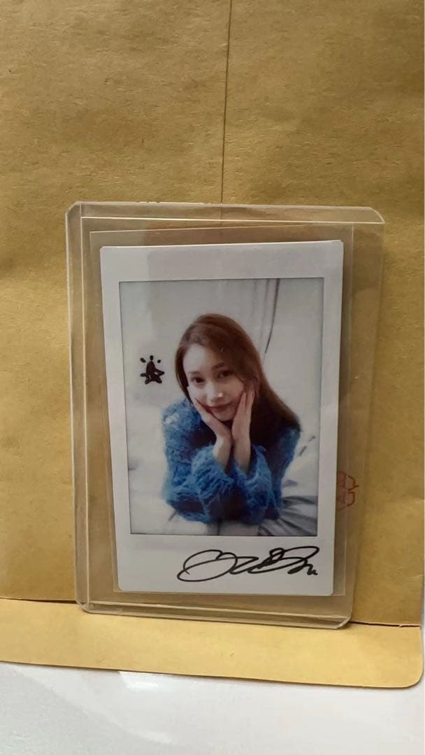 中村ゆりか　中国雑誌の撮影時にサインしてくれた直筆サイン入りチェキ
