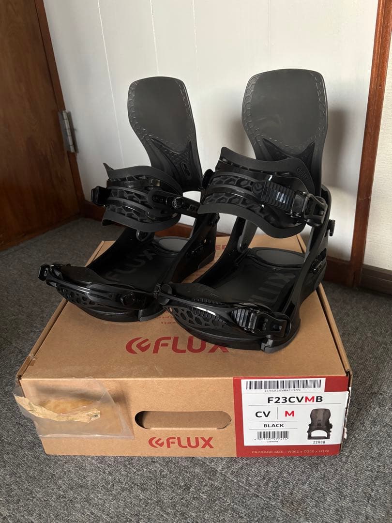 22-23 FLUX/フラックス CV Mサイズ　ブラック