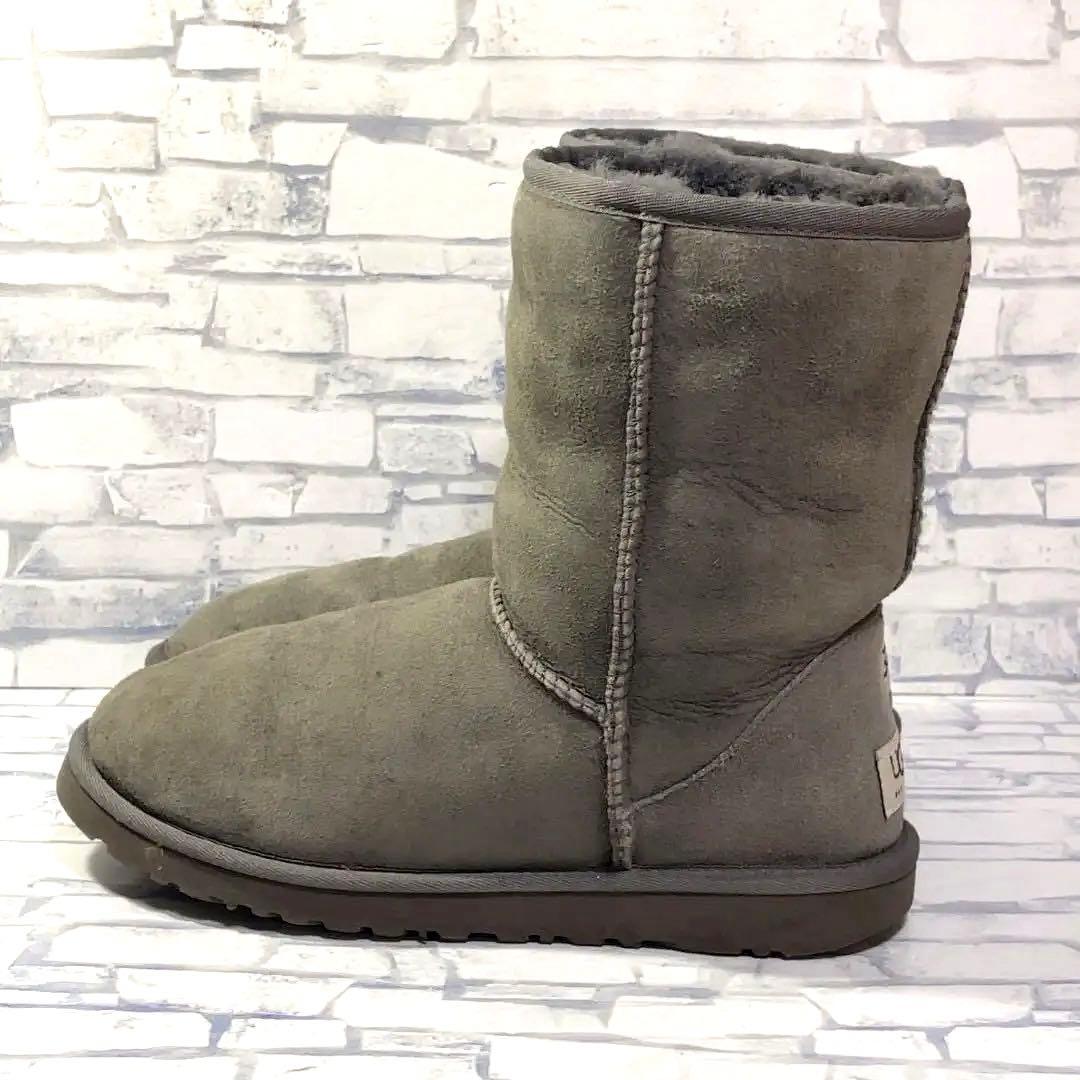 yurian様 UGG W CLASSIC SHORT 5825 W グレー - メルカリ