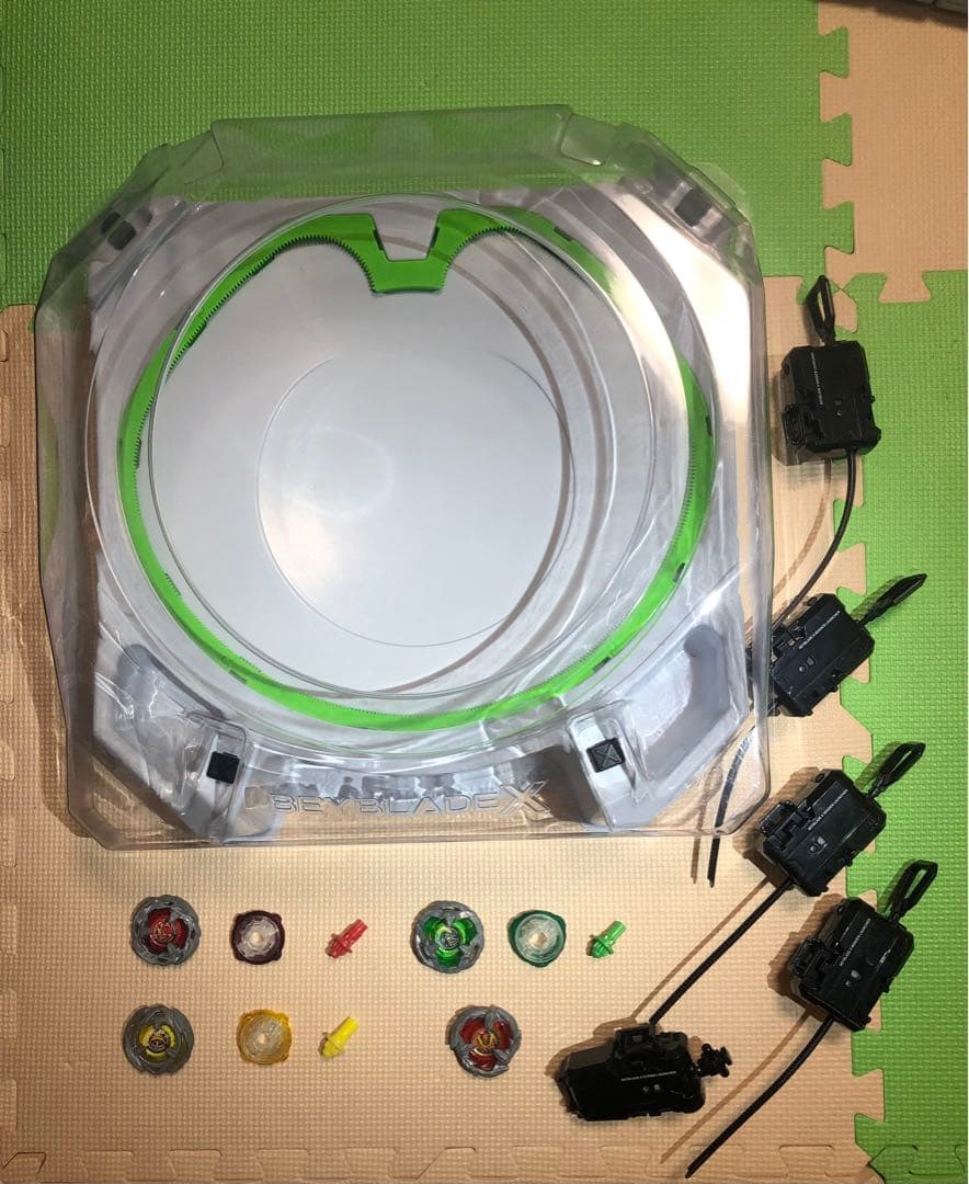 ベイブレードx ベイブレード複数　スタジアム付属