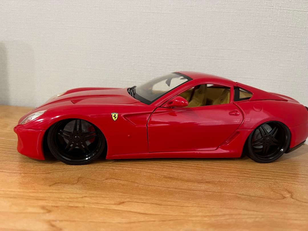 Ferrari 599 GTB Fiorano ミニカー 1/18