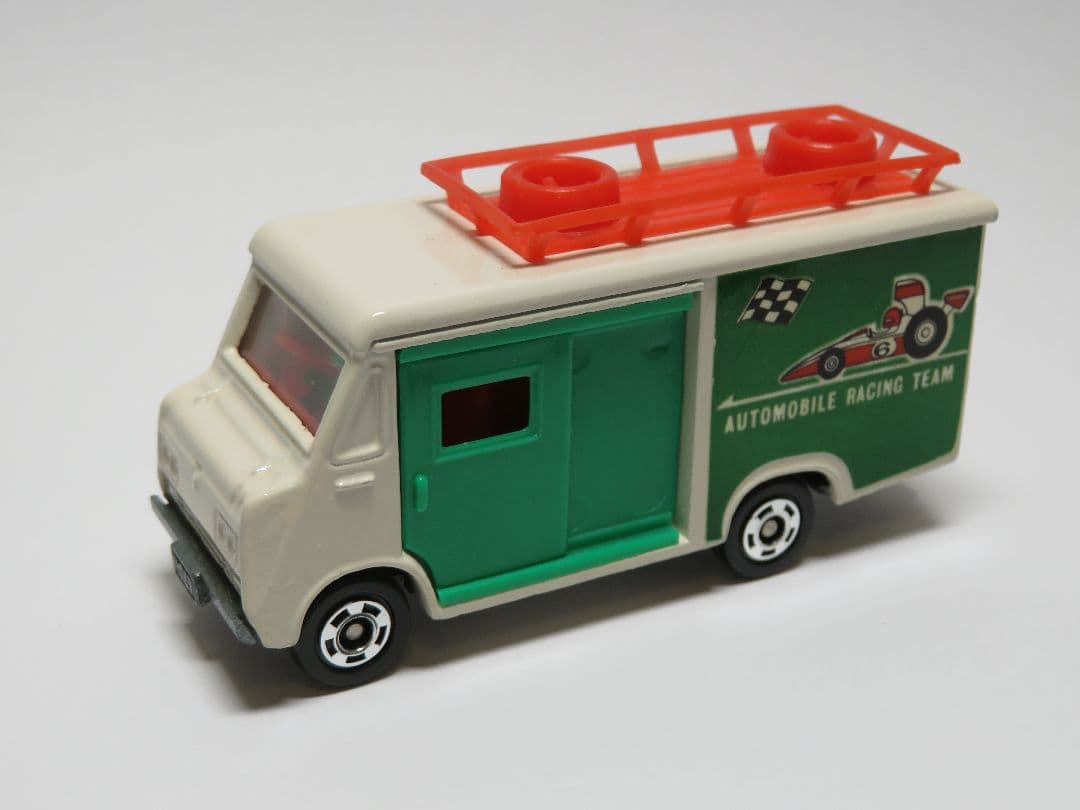 トミカ 49 いすゞ エルフ ハイルーフ