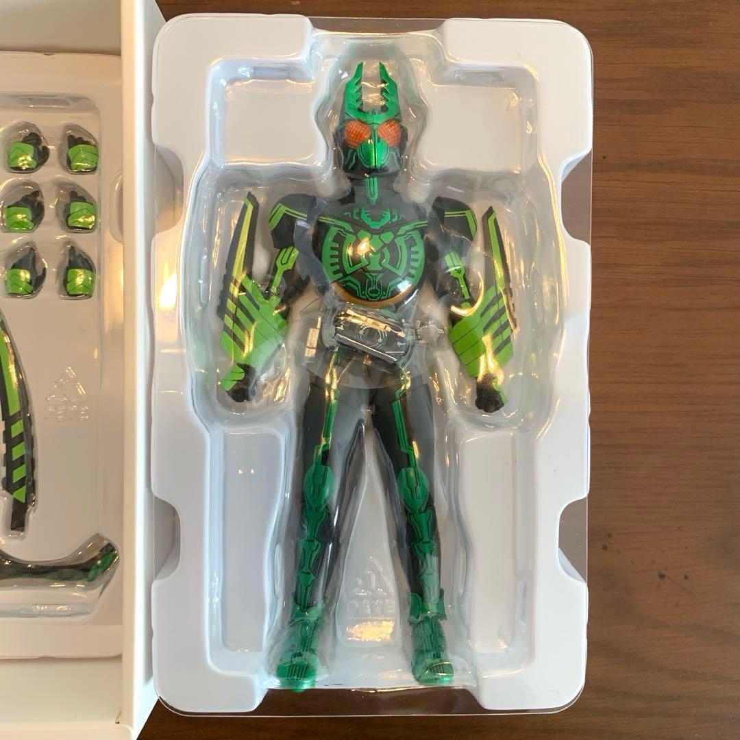 S.H.Figuarts 真骨彫製法 仮面ライダーオーズ ガタキリバコンボ