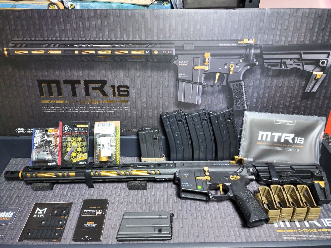 東京マルイ mtr16 ゴールドマッチ 予備マガジン、カスタムパーツ付き