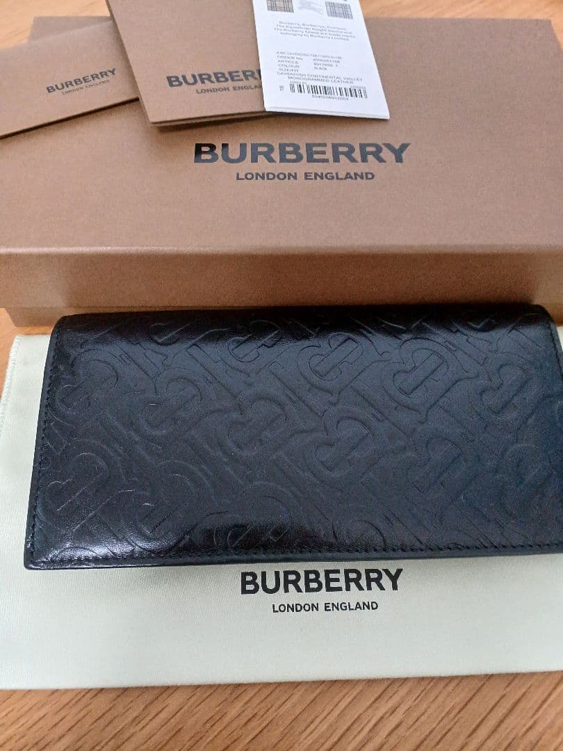未使用に近い　BURBERRY財布　正規品　イタリア製 BURBERRY（バーバリー） 財布 メンズ 二つ折り財布 ID WALLET 80698171