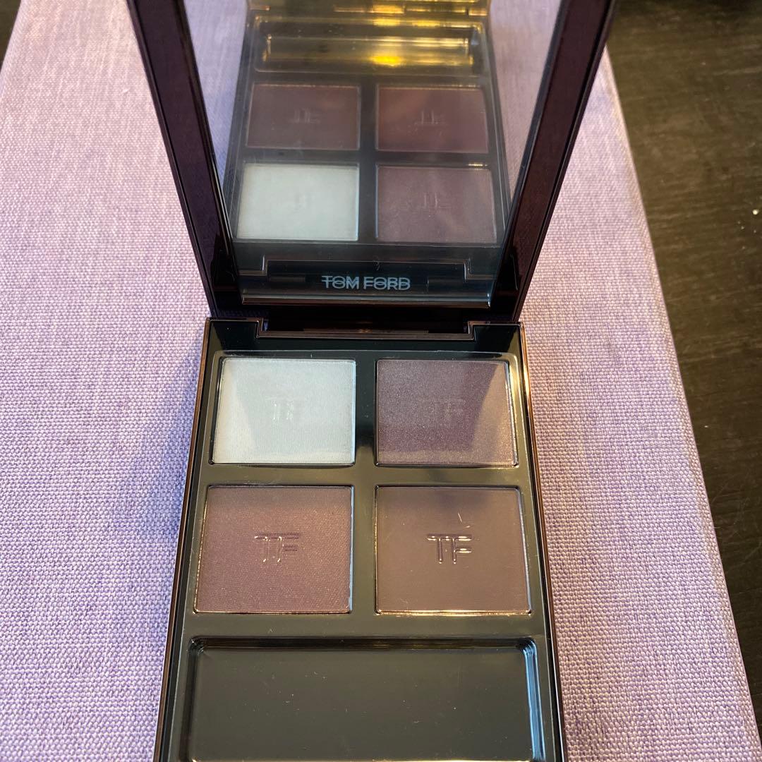 即日発送！ほぼ未使用TOM FORD アイカラークォード 04