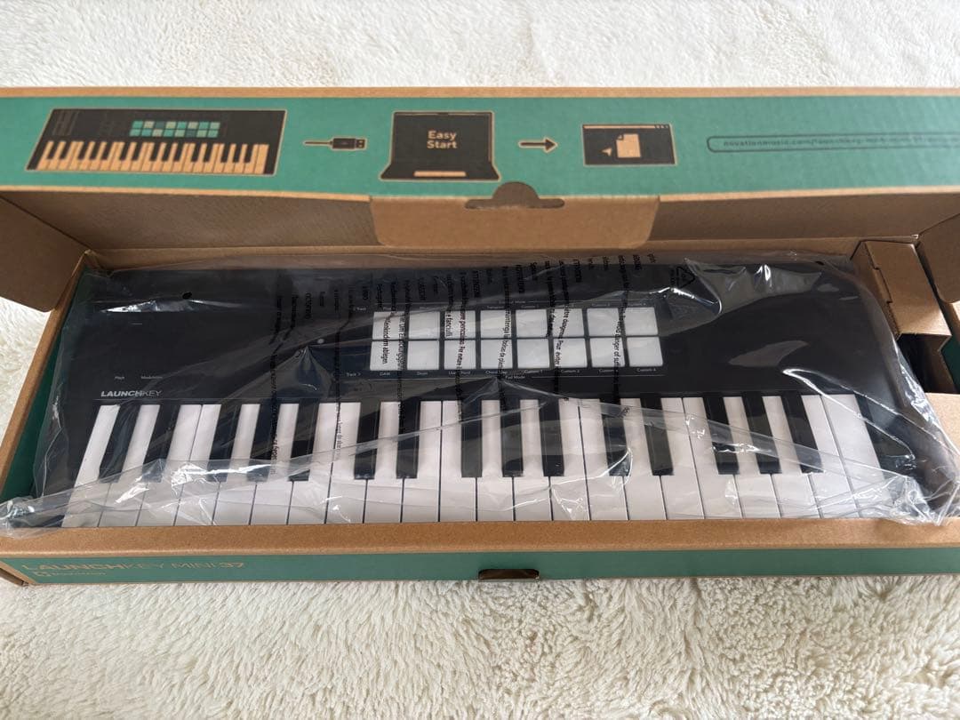 Novation Launchkey 37 MK4 MIDIキーボード
