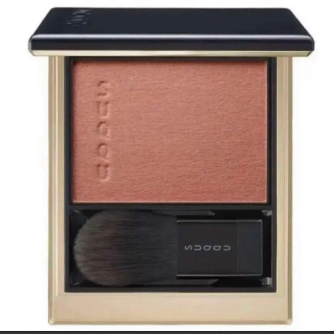 SUQQU メルティングパウダーブラッシュ　澄色、可憐咲