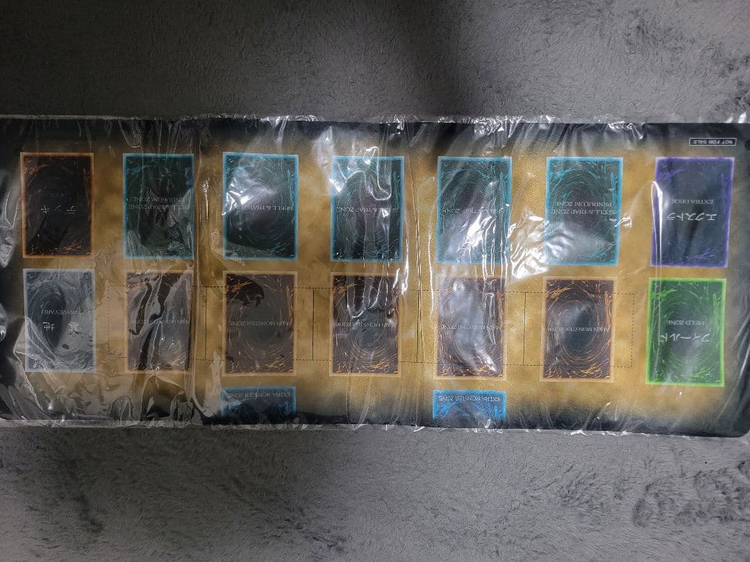 遊戯王OCGデュエルモンスターズ　ラバー製プレイマット　初期柄 楽天市場】遊戯王OCG 20th ANNIVERSARY DUELIST BOX プレイマット 単品