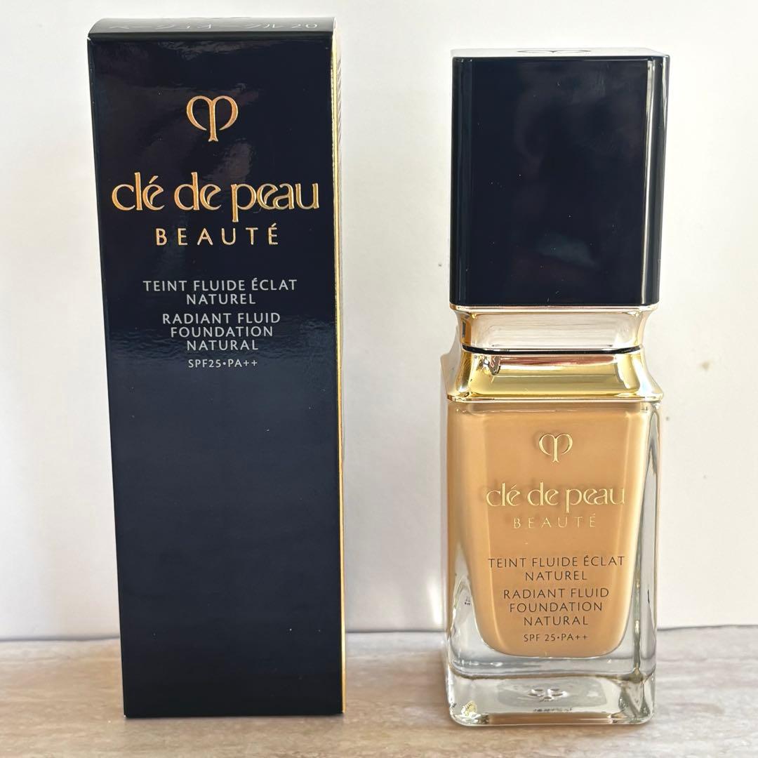 【新品級】クレ•ド•ポーボーテ　タンフリュイドエクラ ナチュレル　35ml