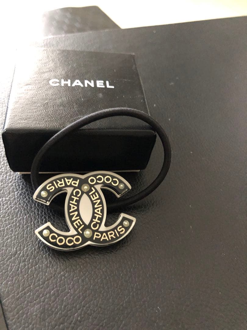 CHANEL ヘアゴム