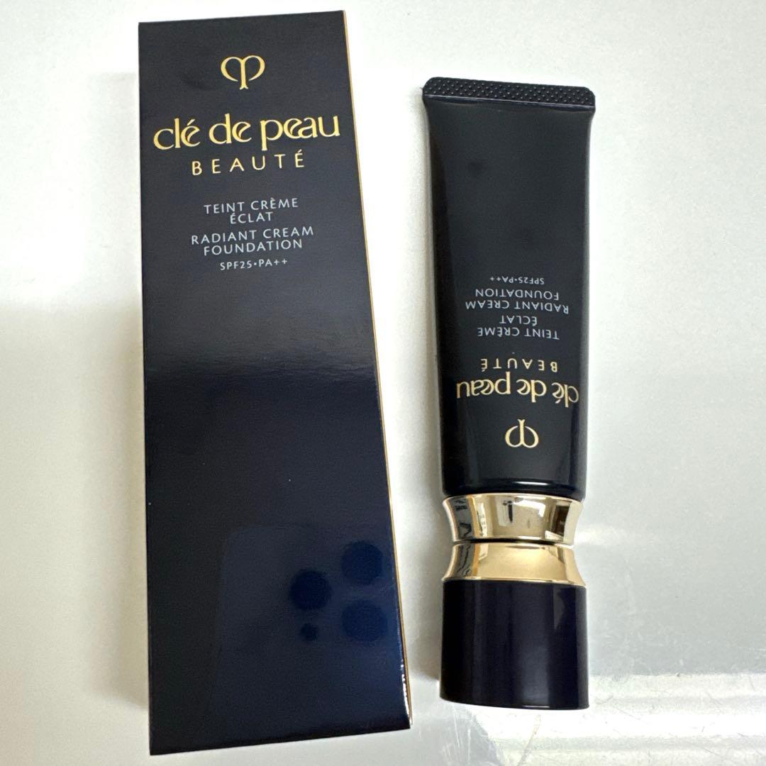 クレ・ド・ポー ボーテ タンクレームエクラn オークル10