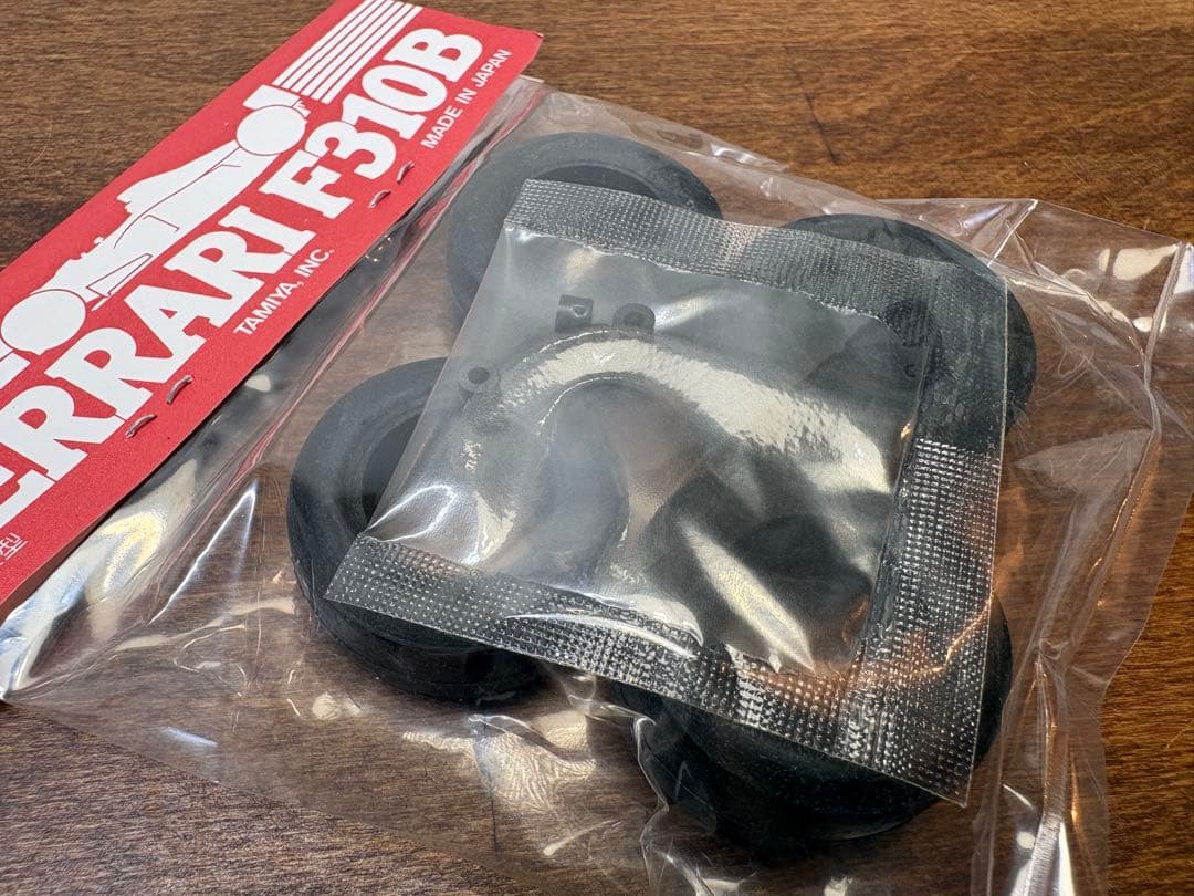 タミヤ 1/20 フェラーリ F310B スポンサーデカール、エッチングパーツ