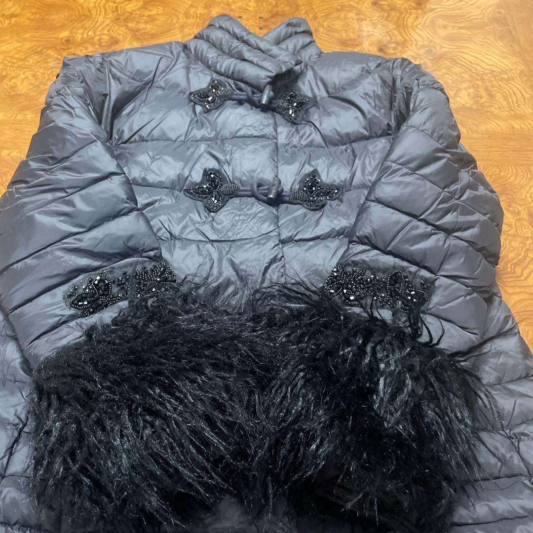 エルマノシェルビーノダウンジャケット黒ビーズ刺繍