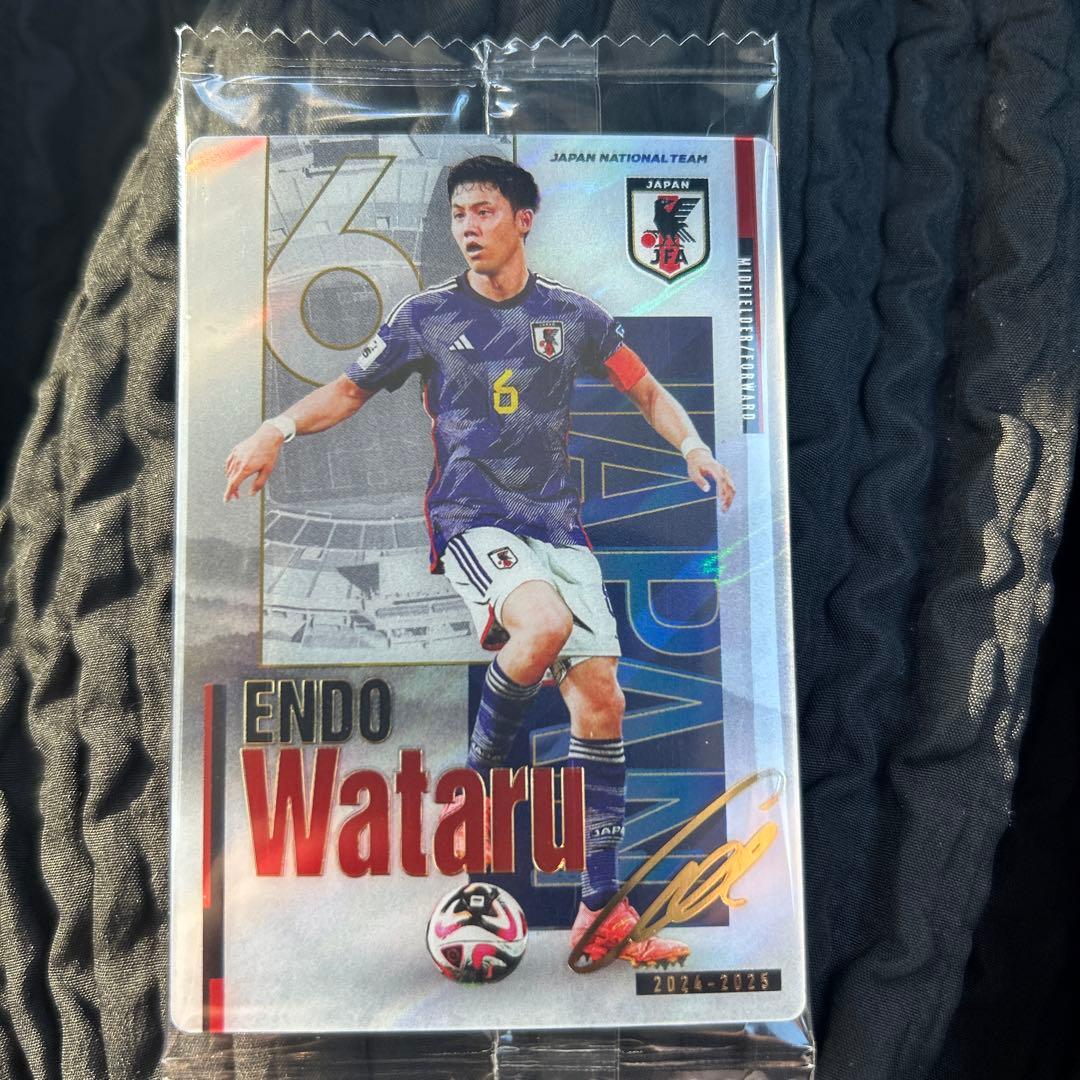 遠藤航 金箔サインカード ツインウエハース サッカー日本代表Ver