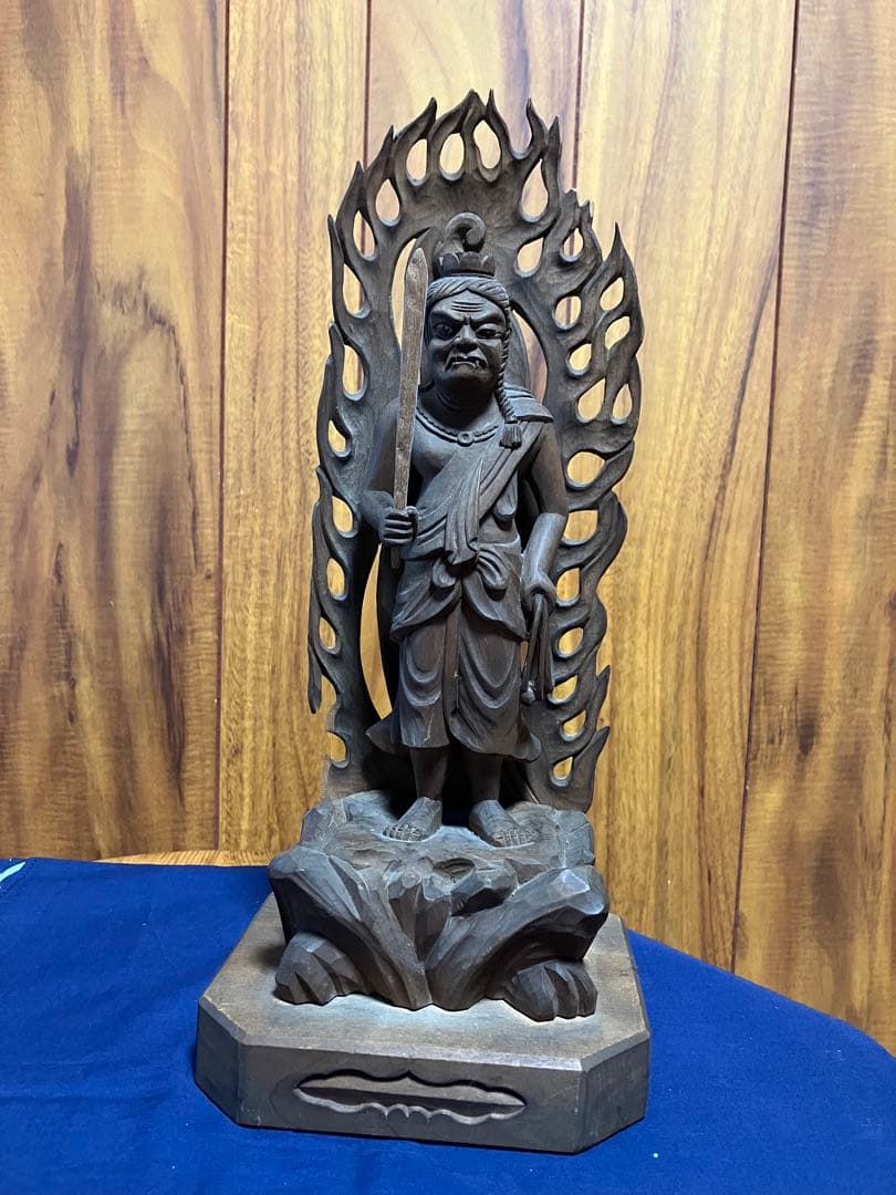 MacBook　不動明王　仏像　背面欠けあり