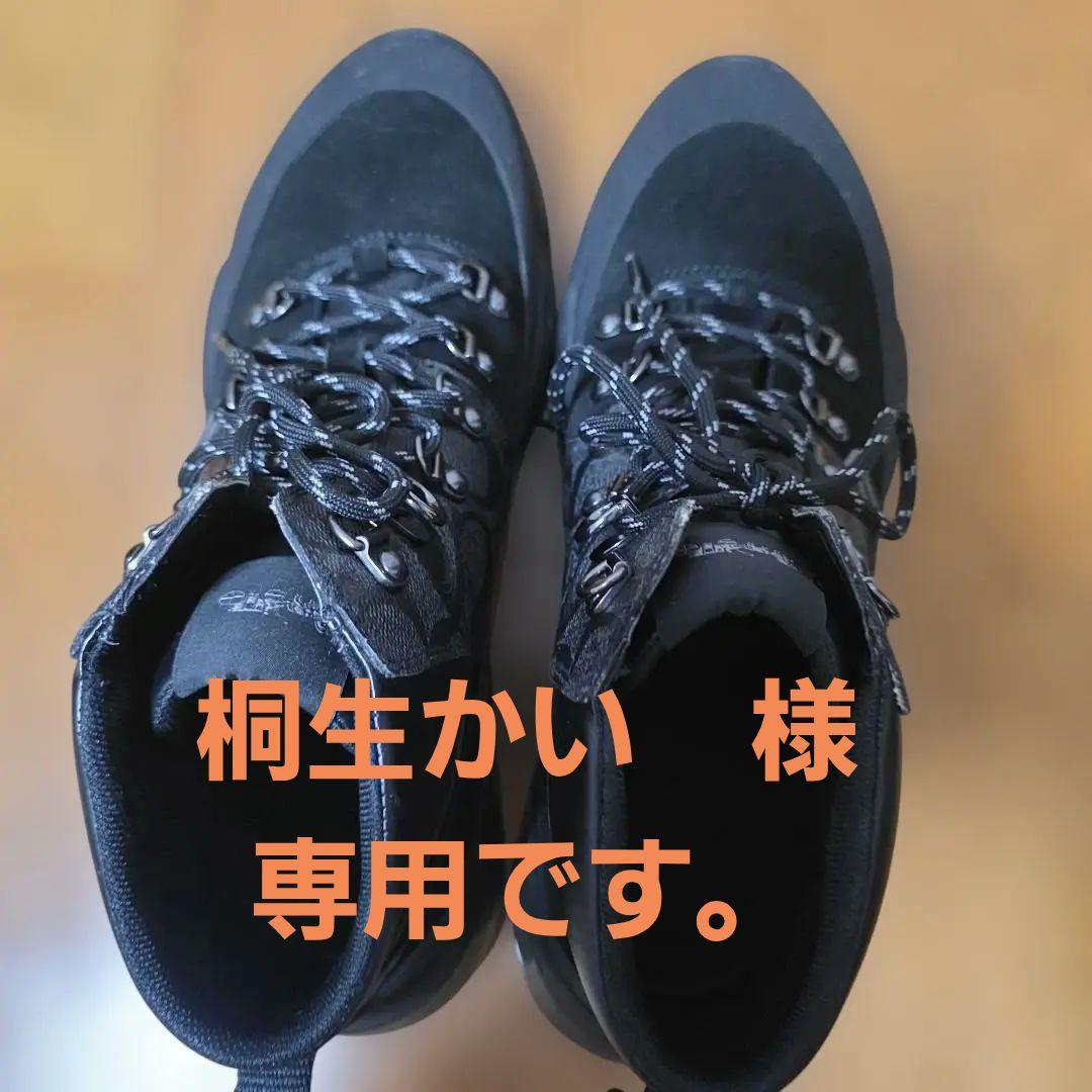 COACHのブラック ハイカットスニーカー