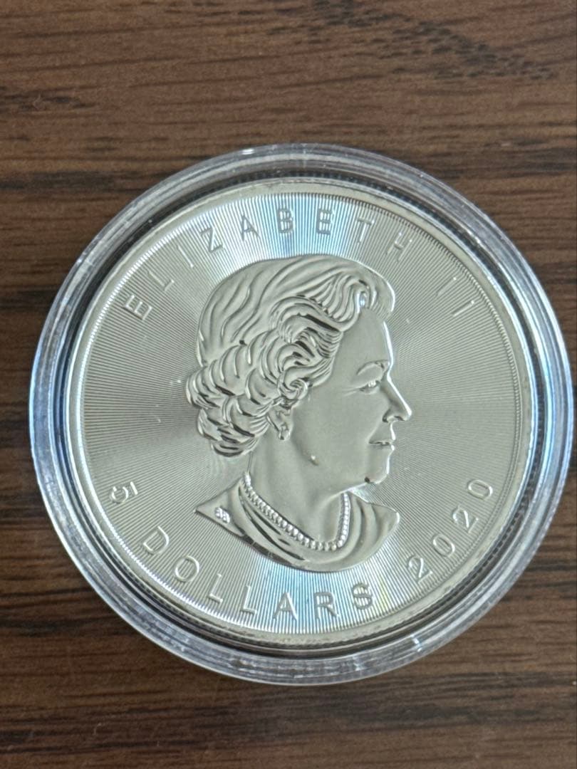 【純銀1oz】カナダ メイプルリーフ 9999 31.1g カプセル付