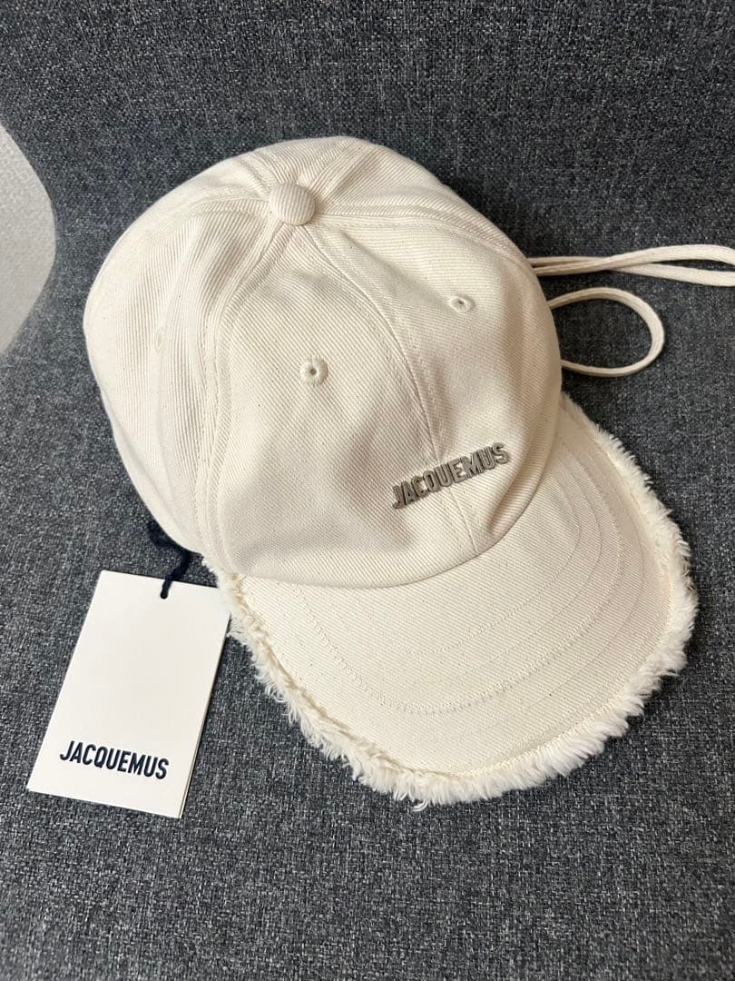 JACQUEMUS ホワイト フリンジキャップ