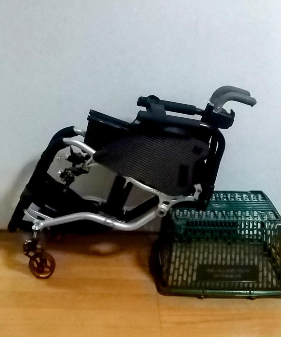 OX社車いす 折りたたみ 自走式LX REV 販売対象「フレームのみ」 - メルカリ