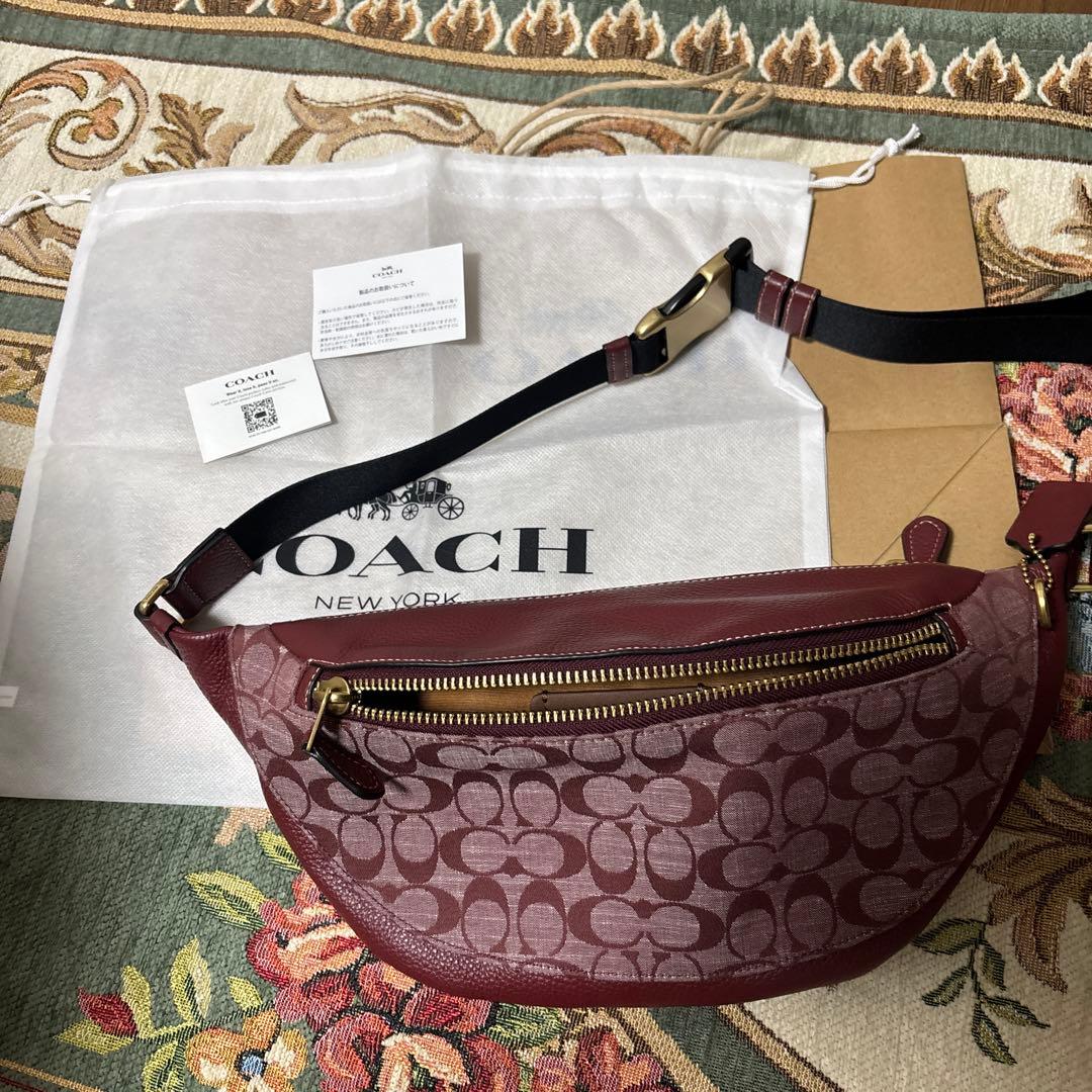 COACH ボディバッグ　赤
