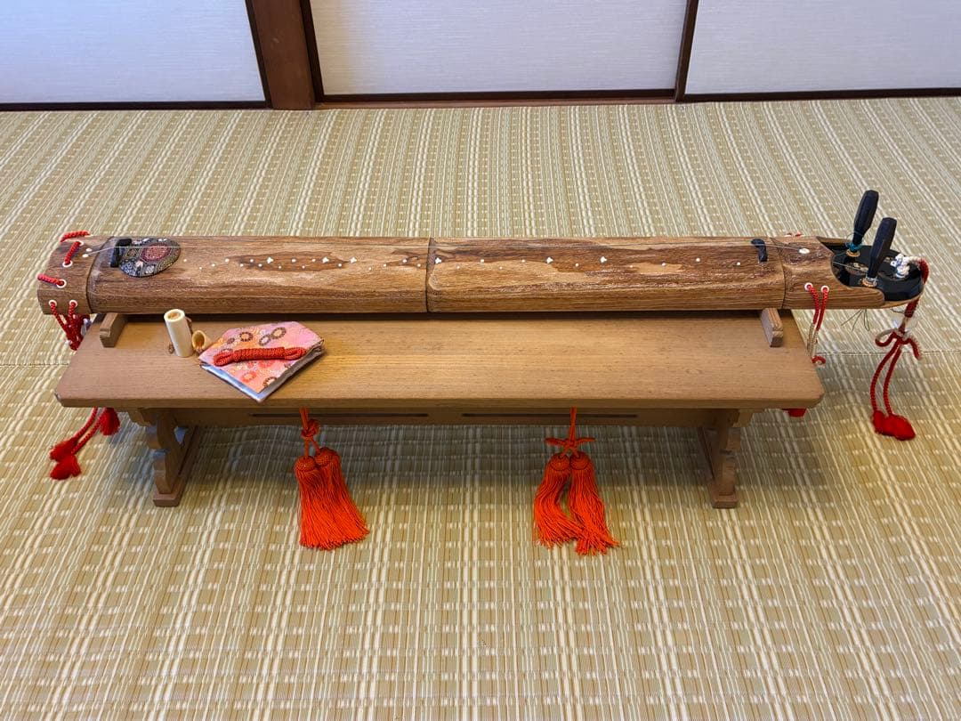 【お値下げしました！！】伝統的な木製琴と付属品　八雲琴　二弦琴