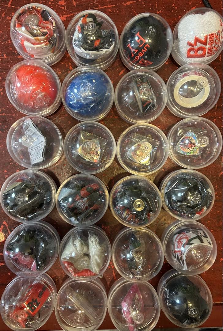 B'zガチャ12月7日東京公演コンプリート B'z FYOP2025@東京ドーム初日！グッズ&ガチャ一覧とTAKと稲葉さんの