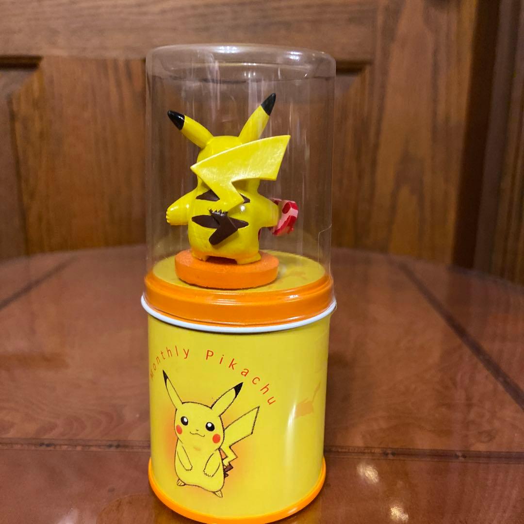 ポケモンセンター ピカチュウ 2003 マスコット付きハンカチ缶 2種類