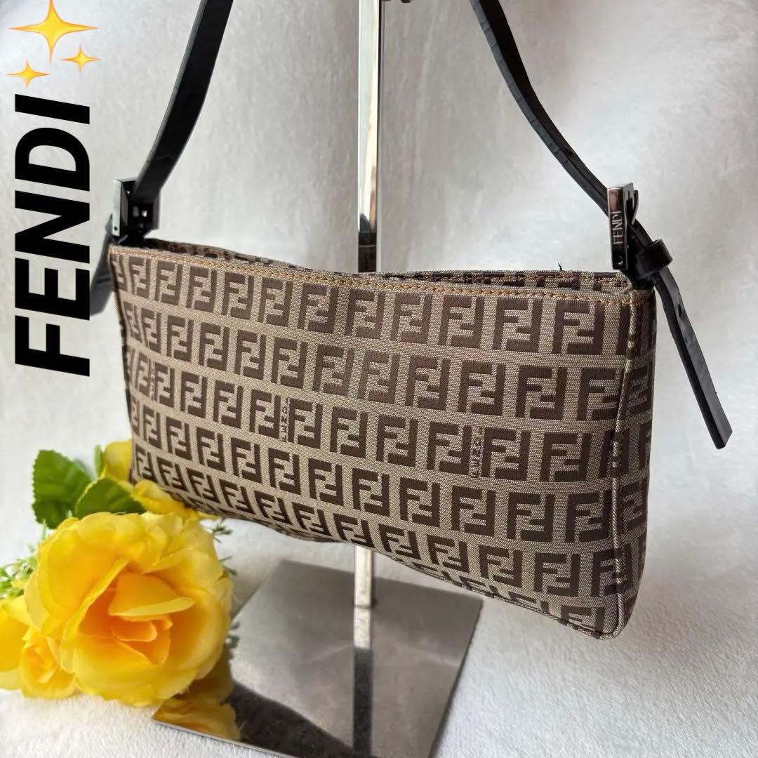 【美品】 FENDI ズッキーノ アクセサリーポーチ FFロゴ 総柄 レザー