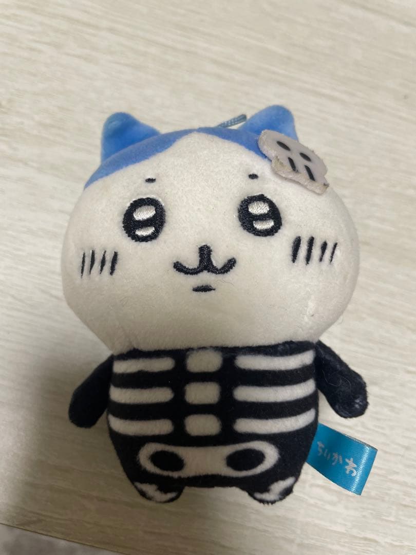 ちいかわ ハロウィン 骨ハチワレ マスコット