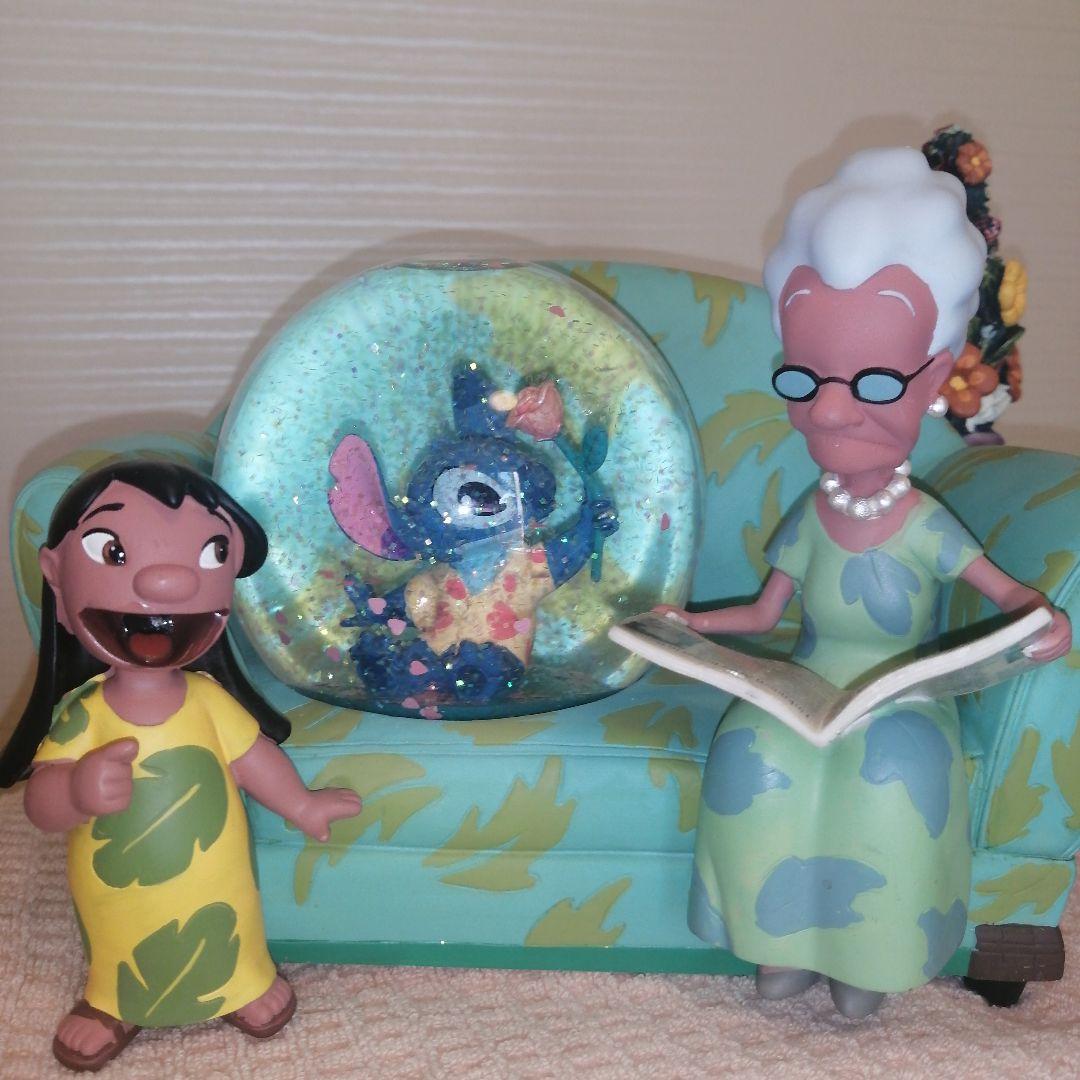 激レア☆リロ&スティッチ ソファー　スノーグローブ 限定500ピンズ付