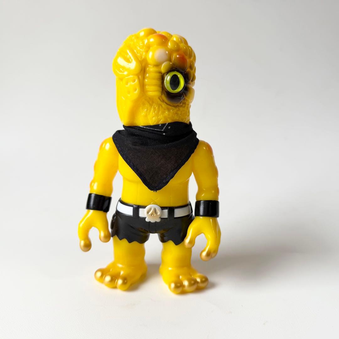 リアルヘッド　ミュータントカオスマン　ソフビ　フィギュア　黄